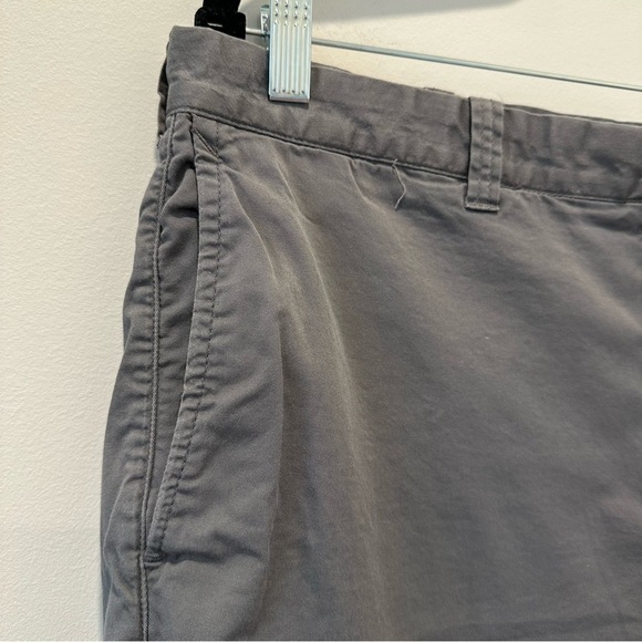 J Crew 10.5” Stretch Chino Shorts For Men Size 36 Gray Neutral Casual Golf Polo - Picture 8 of 14